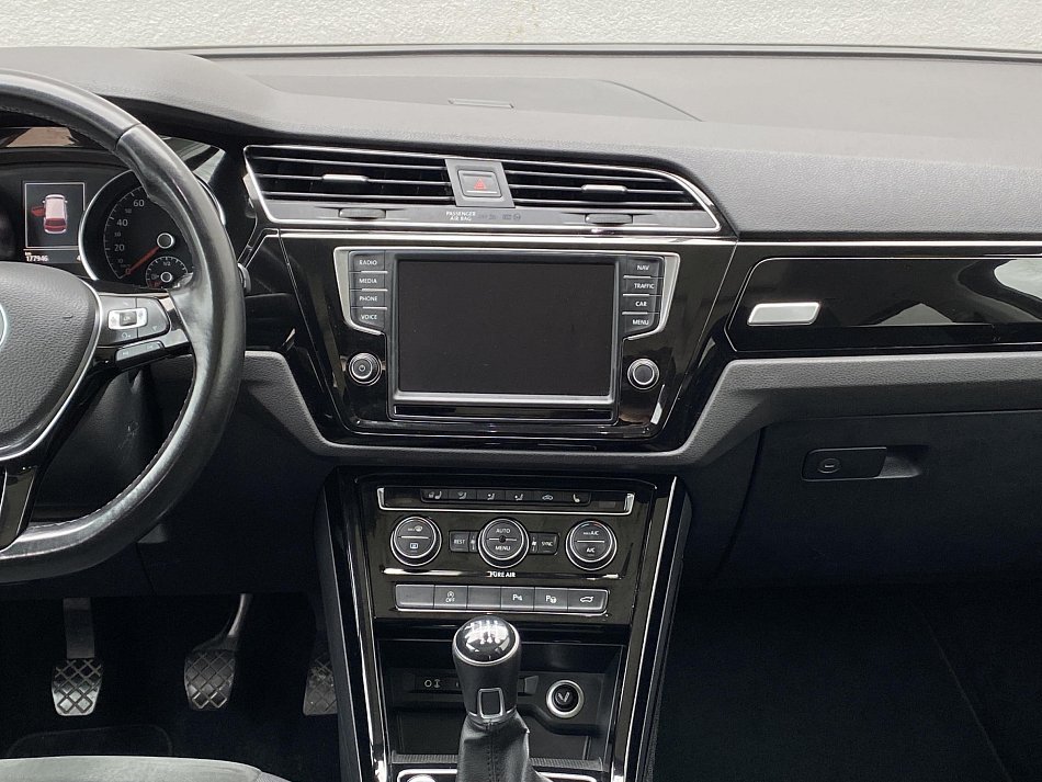 Volkswagen Touran 2.0 TDi Highline 7míst