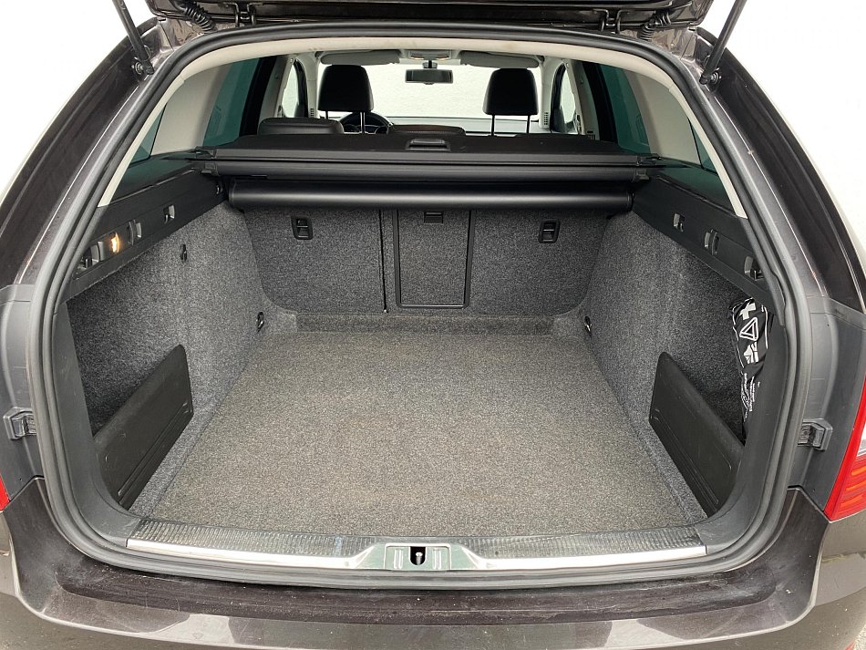 Škoda Superb II 2.0 TDi Elegance