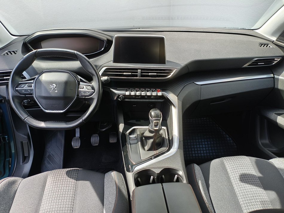 Peugeot 5008 1.2i 