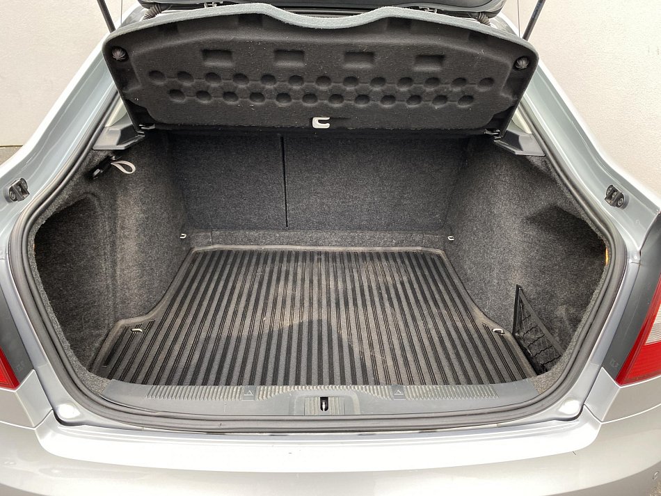 Škoda Octavia II 1.6 MPI Ambiente