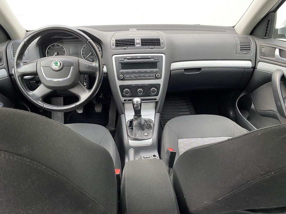 Škoda Octavia II 1.6 MPI Ambiente