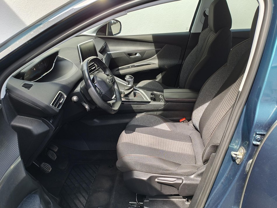 Peugeot 5008 1.2i 
