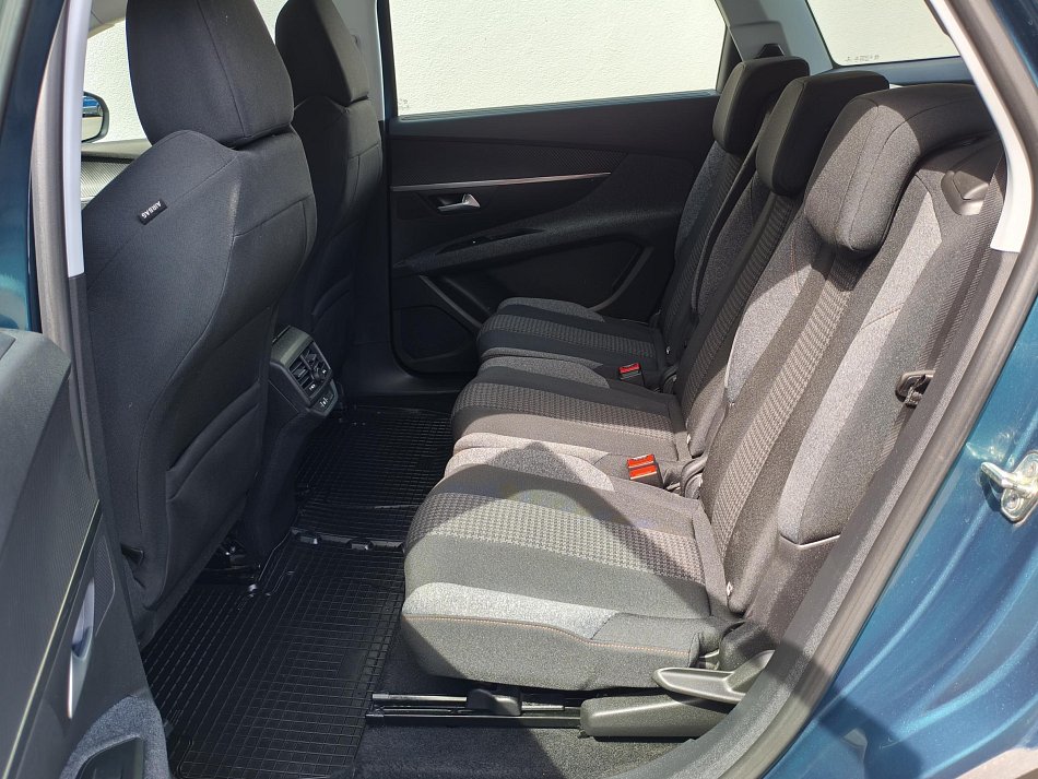 Peugeot 5008 1.2i 