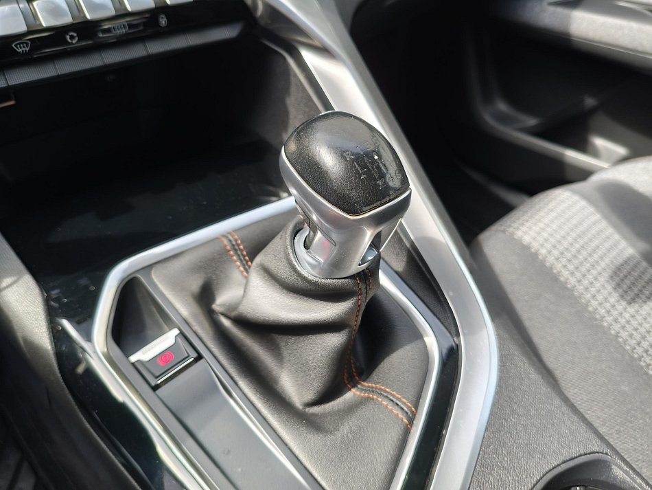 Peugeot 5008 1.2i 
