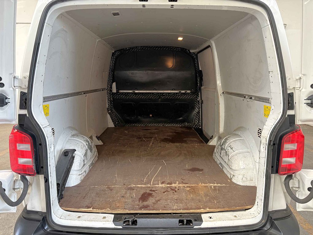 Volkswagen Transporter 2.0TDi  L2H1