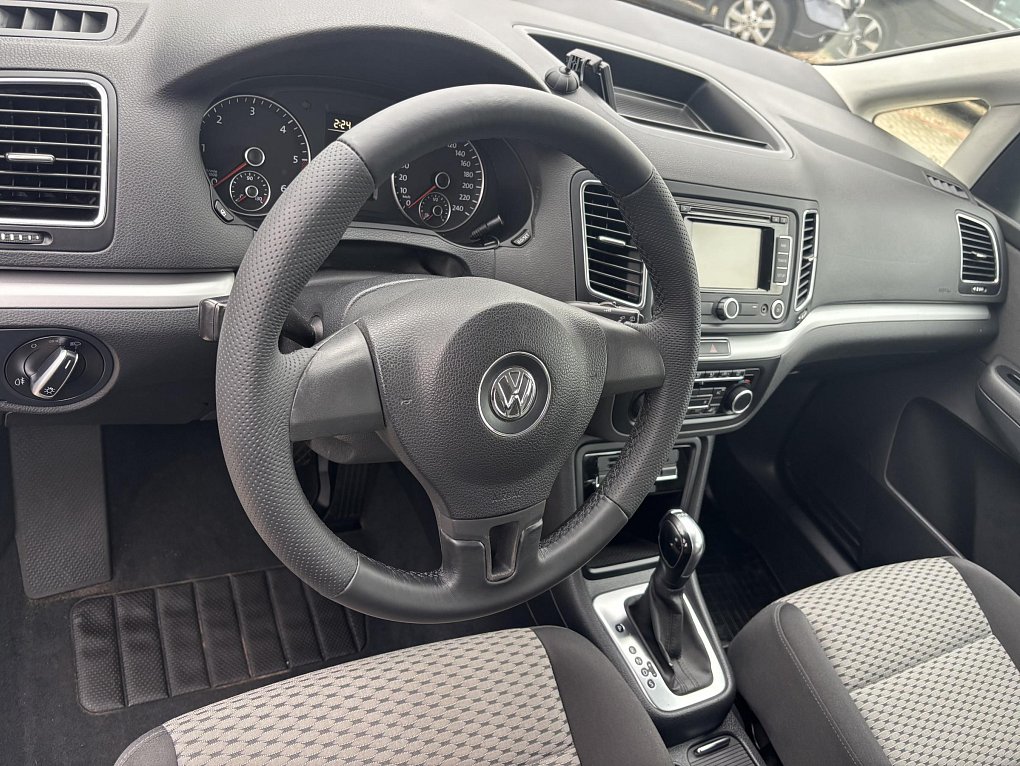 Volkswagen Sharan 2.0 TDi 