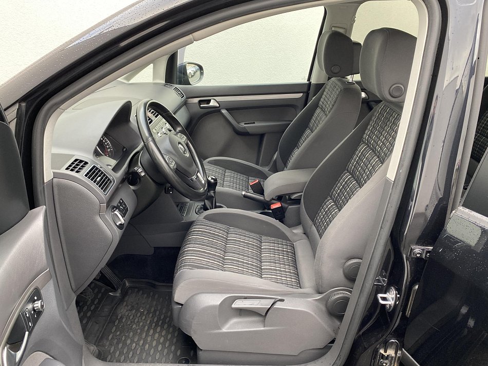 Volkswagen Touran 2.0 TDi CROSS