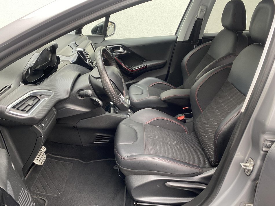 Peugeot 208 1.2 PT GT Line