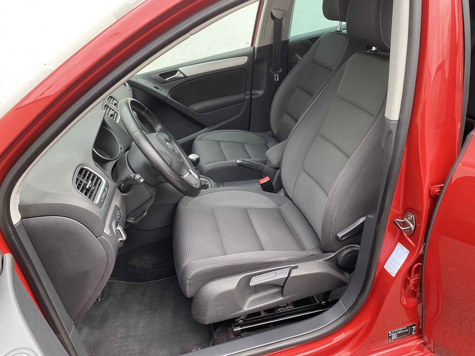 Volkswagen Golf 1.6 TDi Team