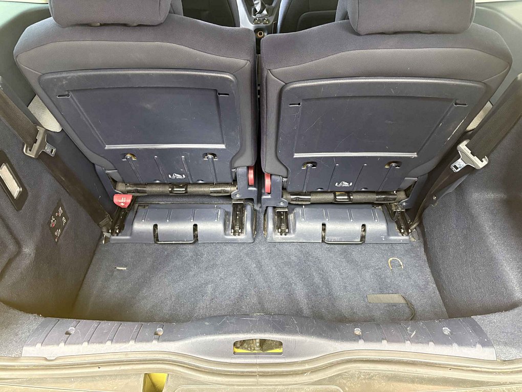 Peugeot 1007 1.4i 