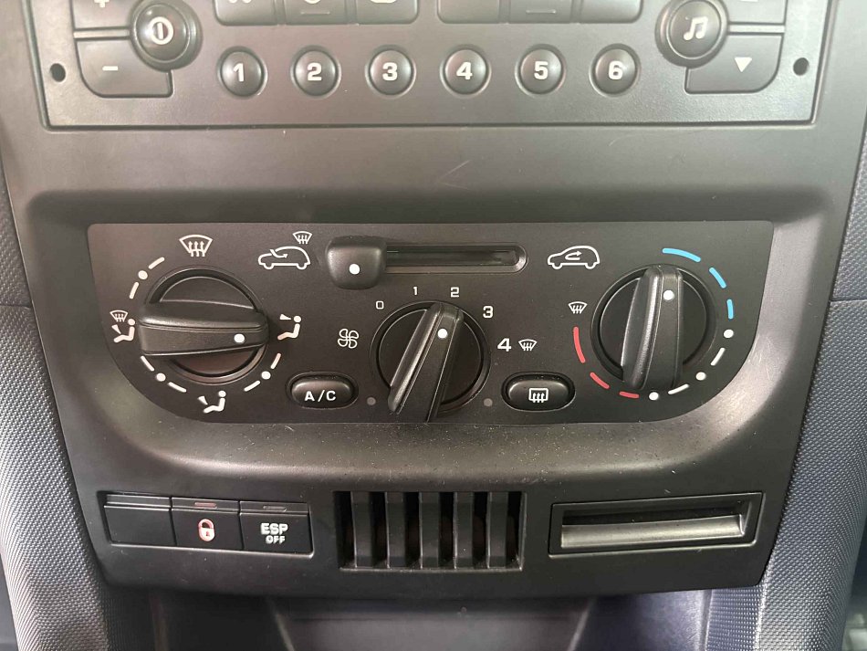 Peugeot 1007 1.4i 