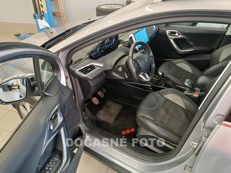 Peugeot 2008 1.2PT Allure