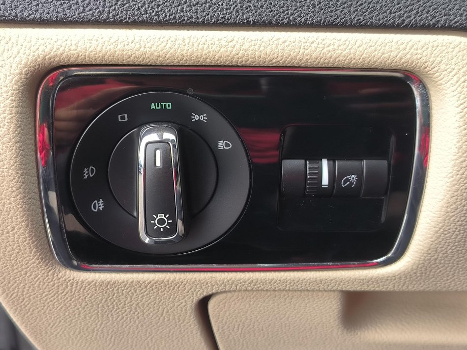 Škoda Superb II 2.0 TDi Elegance