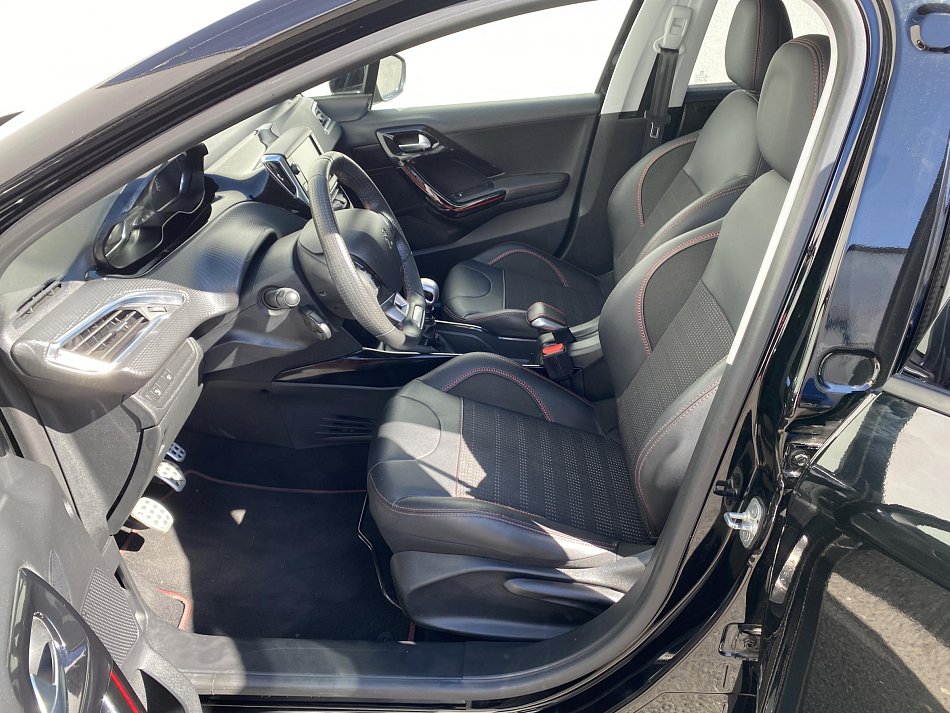Peugeot 2008 1.2 PT GT Line