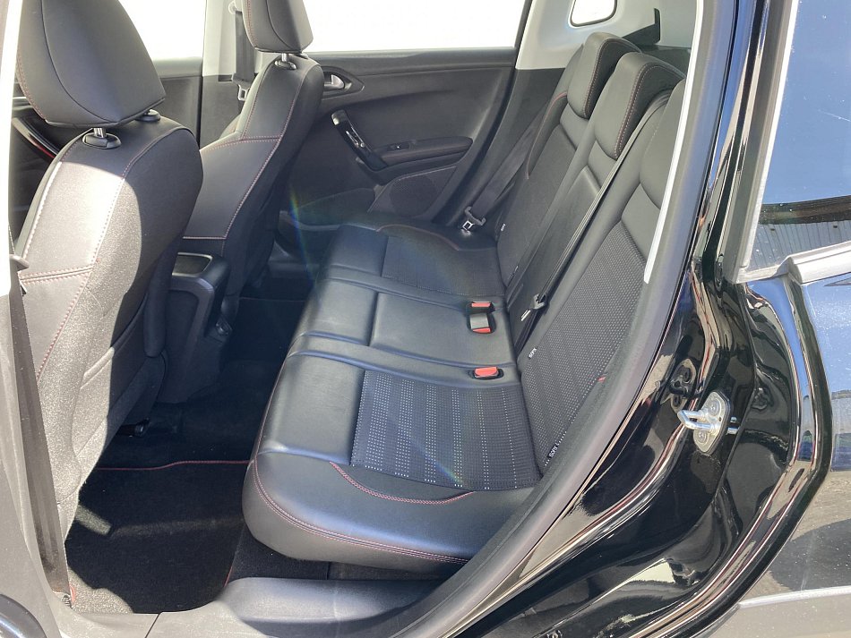 Peugeot 2008 1.2 PT GT Line