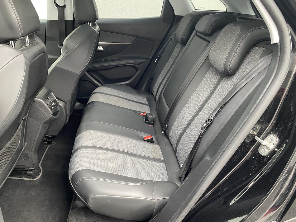 Peugeot 3008 1.2PT Allure