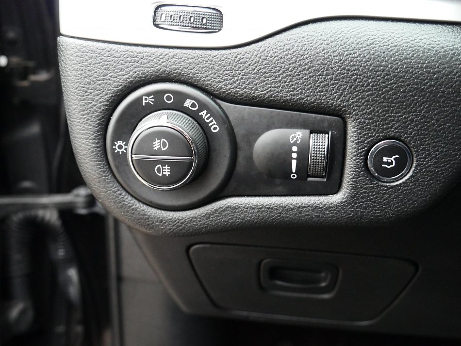 Jeep Cherokee 2.2 MJT NightEagle 4x4