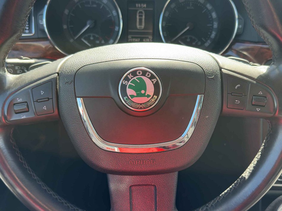 Škoda Superb II 3.6 FSi Elegance 4x4