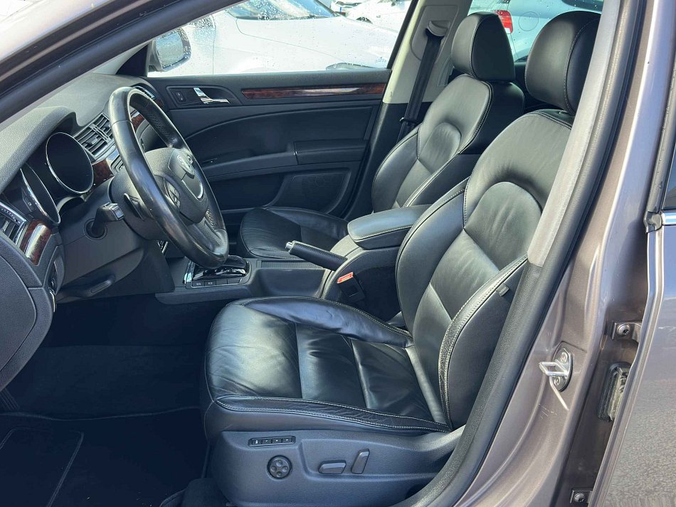 Škoda Superb II 3.6 FSi Elegance 4x4