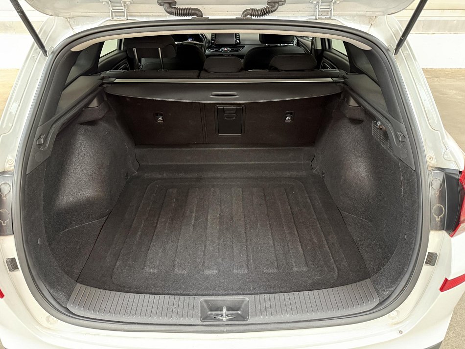 Hyundai I30 1.5 DPi Smart