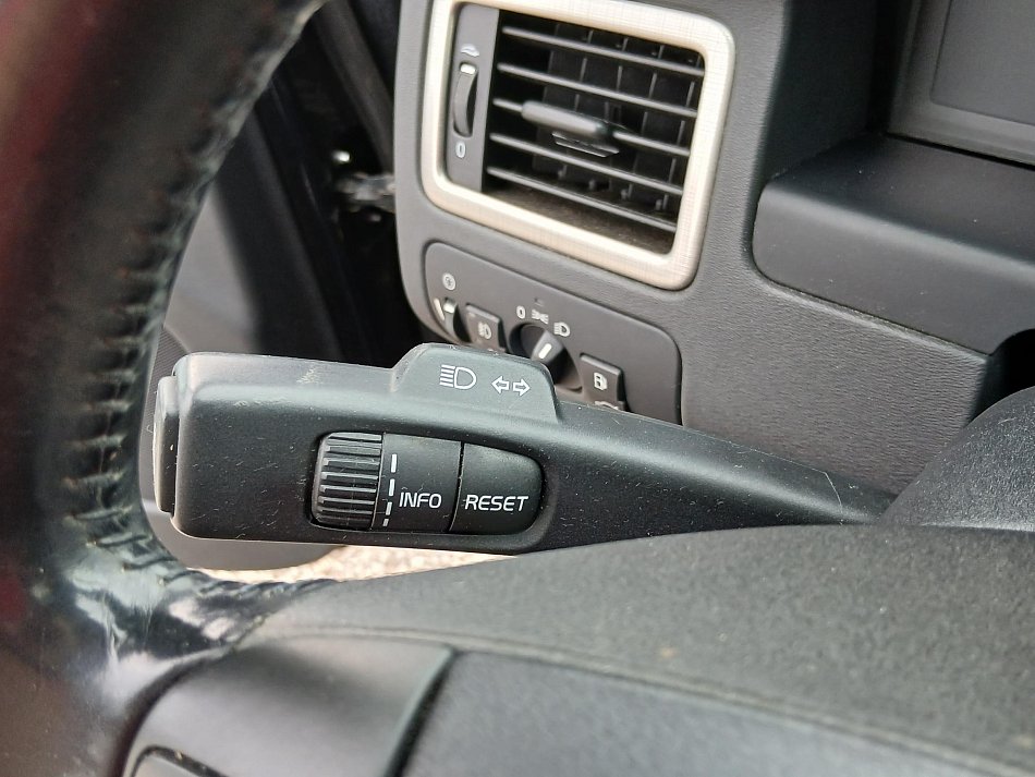 Volvo V70 2.0i 