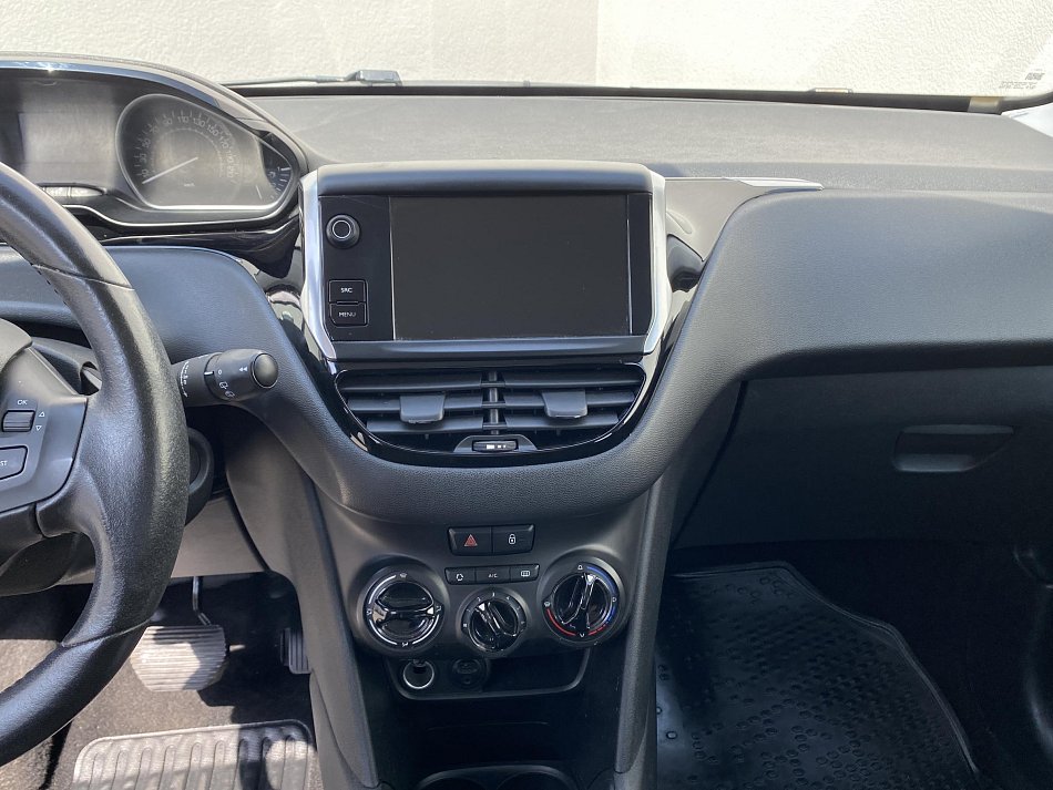 Peugeot 208 1.2VTi 