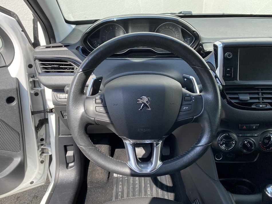 Peugeot 208 1.2VTi 