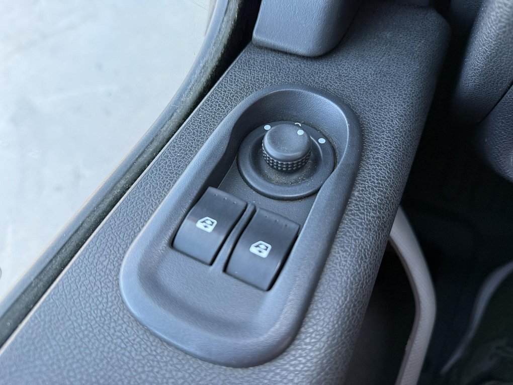 Renault Master 2.3dCi  L2H2 6míst
