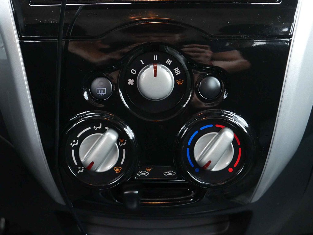 Nissan Note 1.2i 