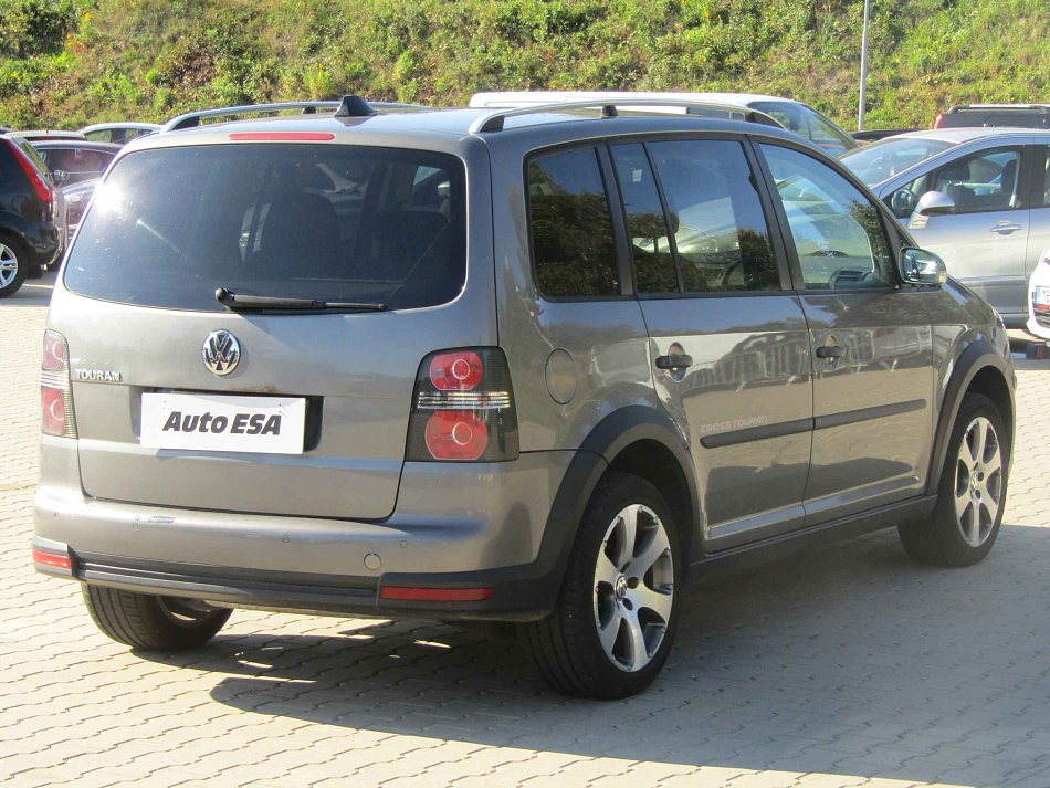 Volkswagen Touran 1.4 TSi CROSS