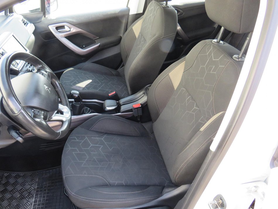 Peugeot 2008 1.2PT 