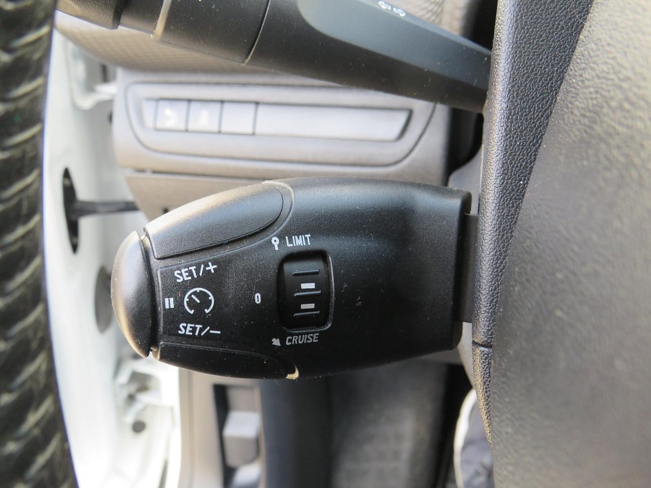 Peugeot 2008 1.2PT 