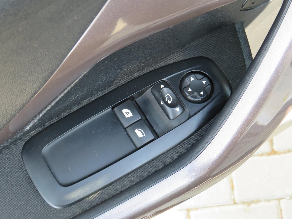 Peugeot 2008 1.2PT 