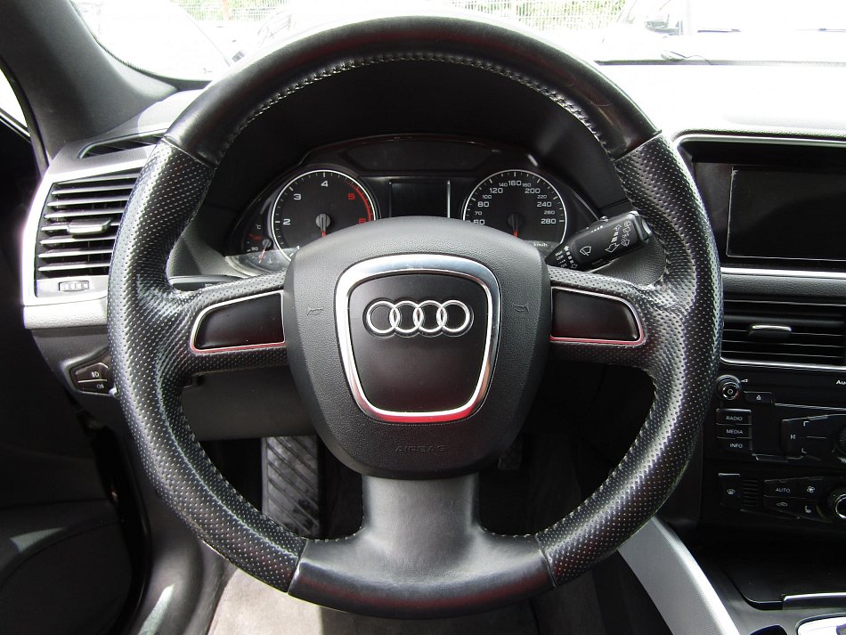 Audi Q5 2.0 TDi S-line Quattro