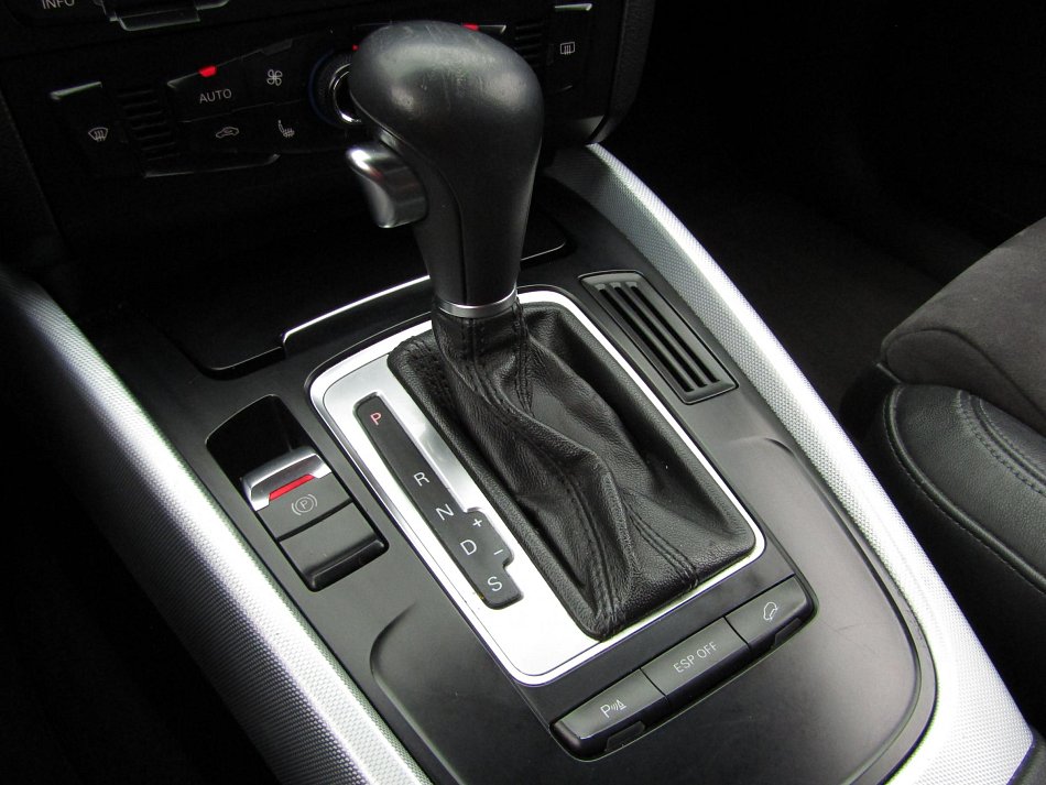 Audi Q5 2.0 TDi S-line Quattro