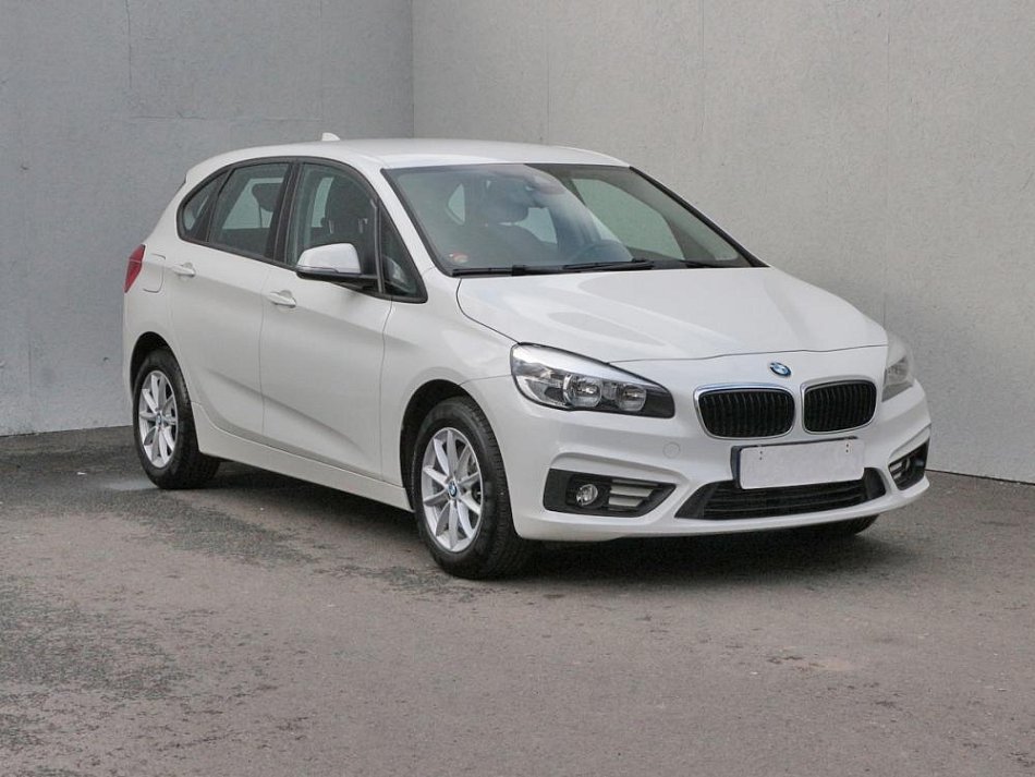 BMW Řada 2 2.0  218 d