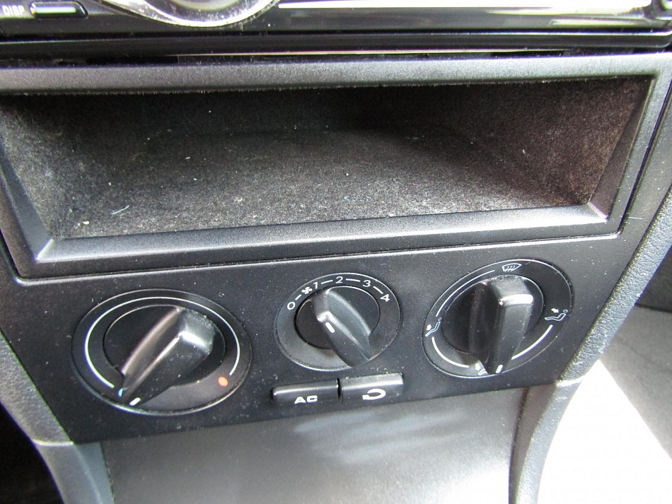 Škoda Octavia II 1.6i 