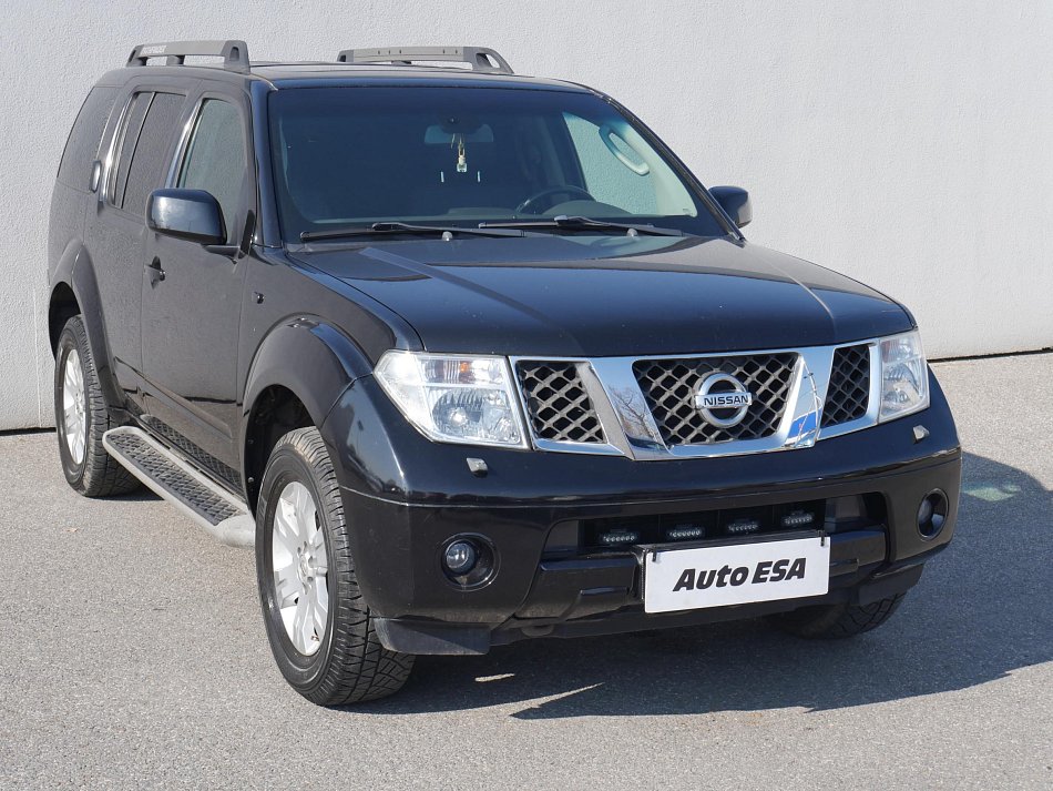 Nissan Pathfinder 2.5 dCi  4x4, 7míst