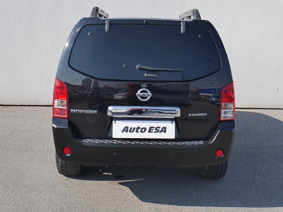 Nissan Pathfinder 2.5 dCi  4x4, 7míst