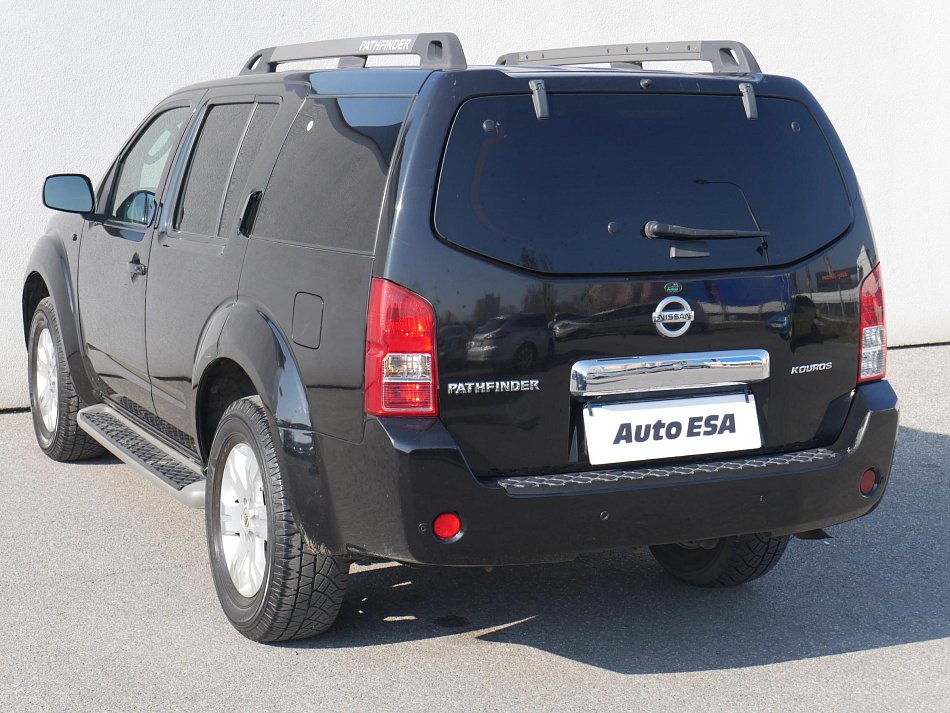 Nissan Pathfinder 2.5 dCi  4x4, 7míst