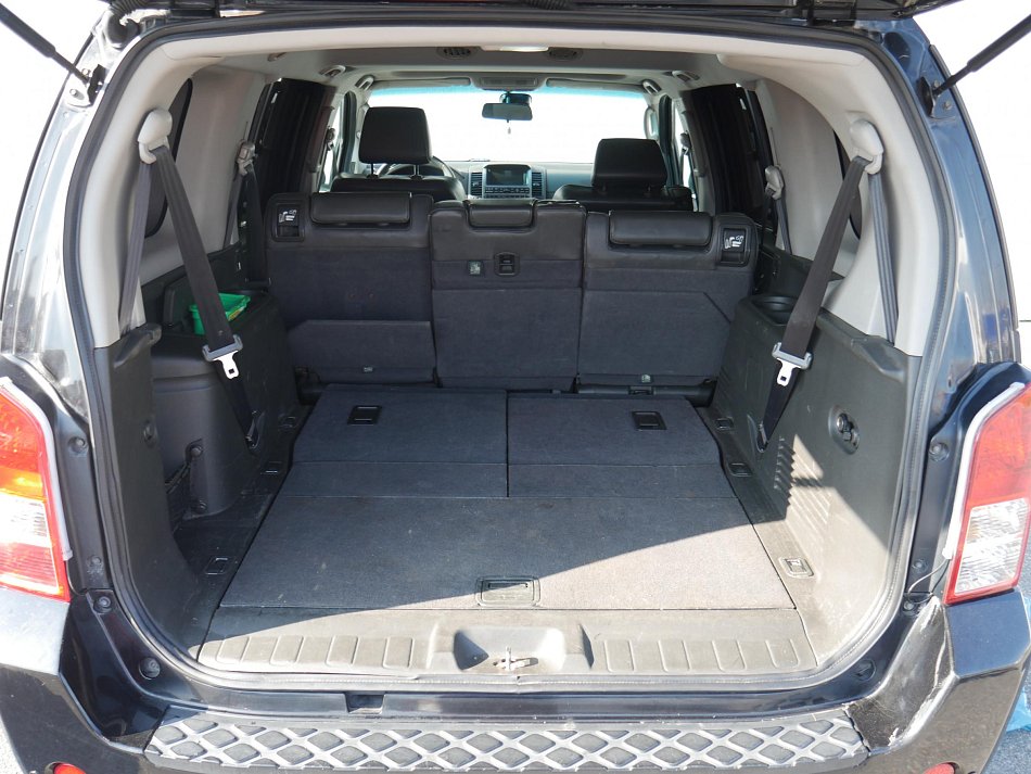 Nissan Pathfinder 2.5 dCi  4x4, 7míst