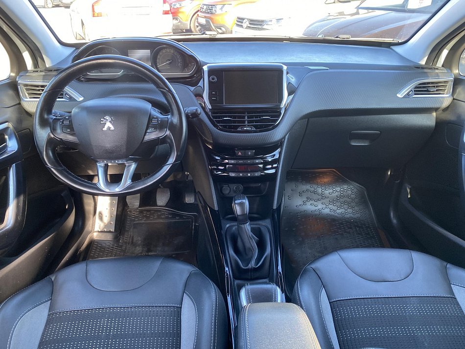 Peugeot 2008 1.2 PT Allure