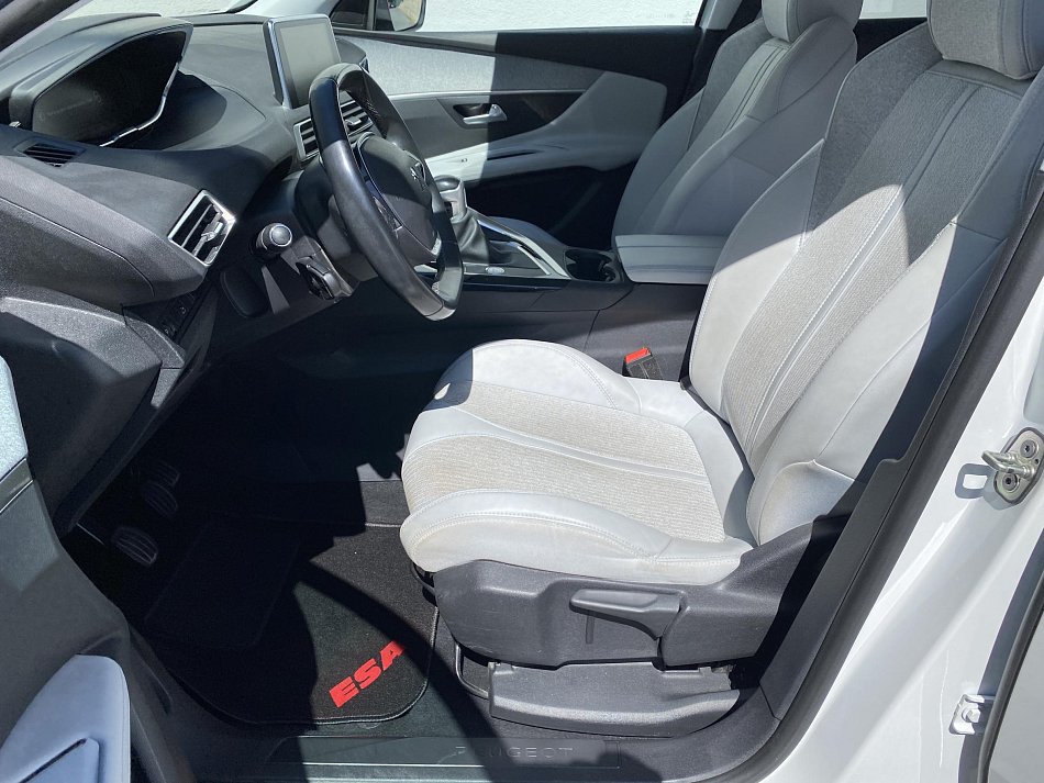 Peugeot 3008 1.2PT Allure