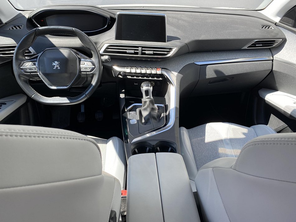 Peugeot 3008 1.2PT Allure