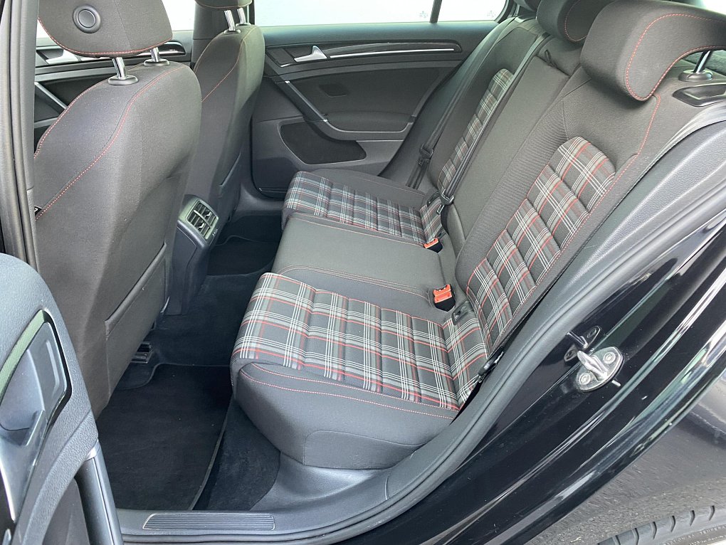 Volkswagen Golf 2.0TSi GTi