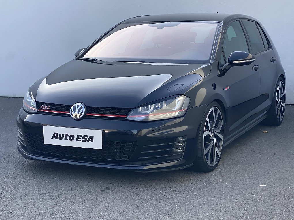 Volkswagen Golf 2.0TSi GTi