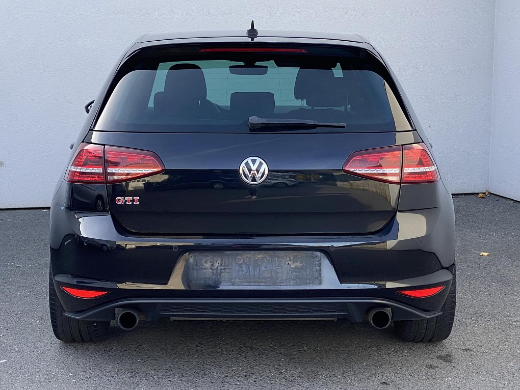 Volkswagen Golf 2.0TSi GTi