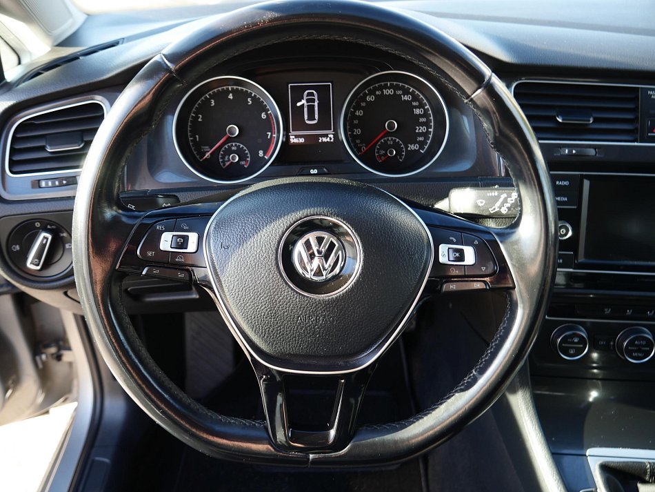 Volkswagen Golf 1.0 TSi 