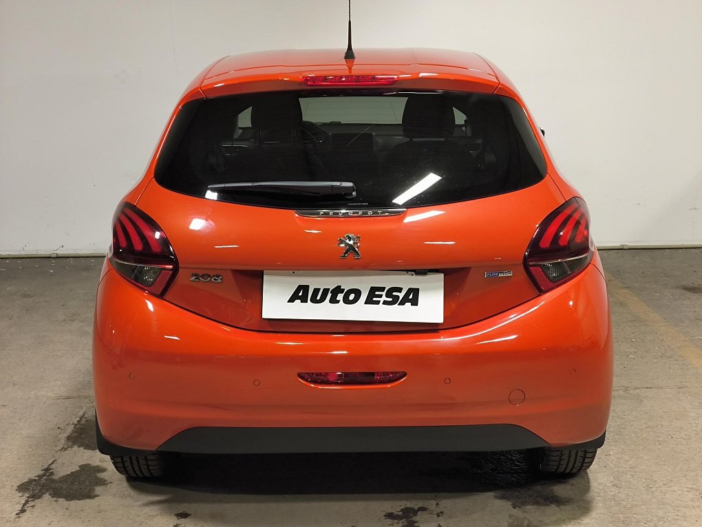 Peugeot 208 1.2i 