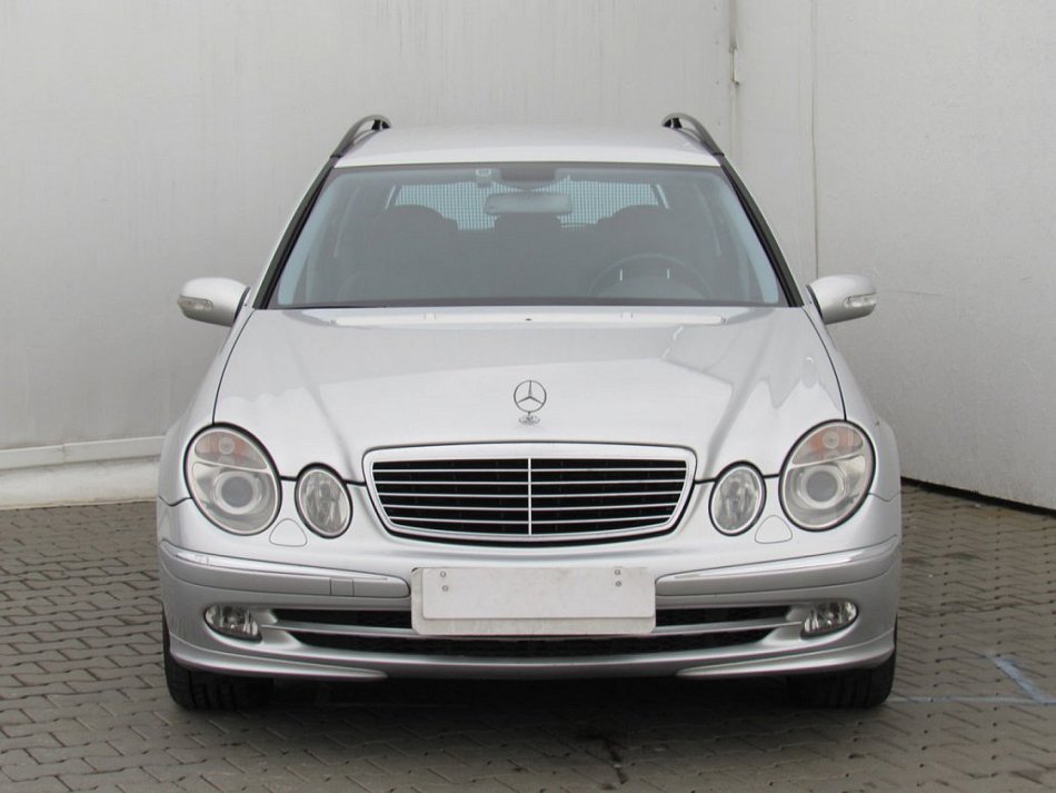 Mercedes-Benz Třída E 1.8  E200